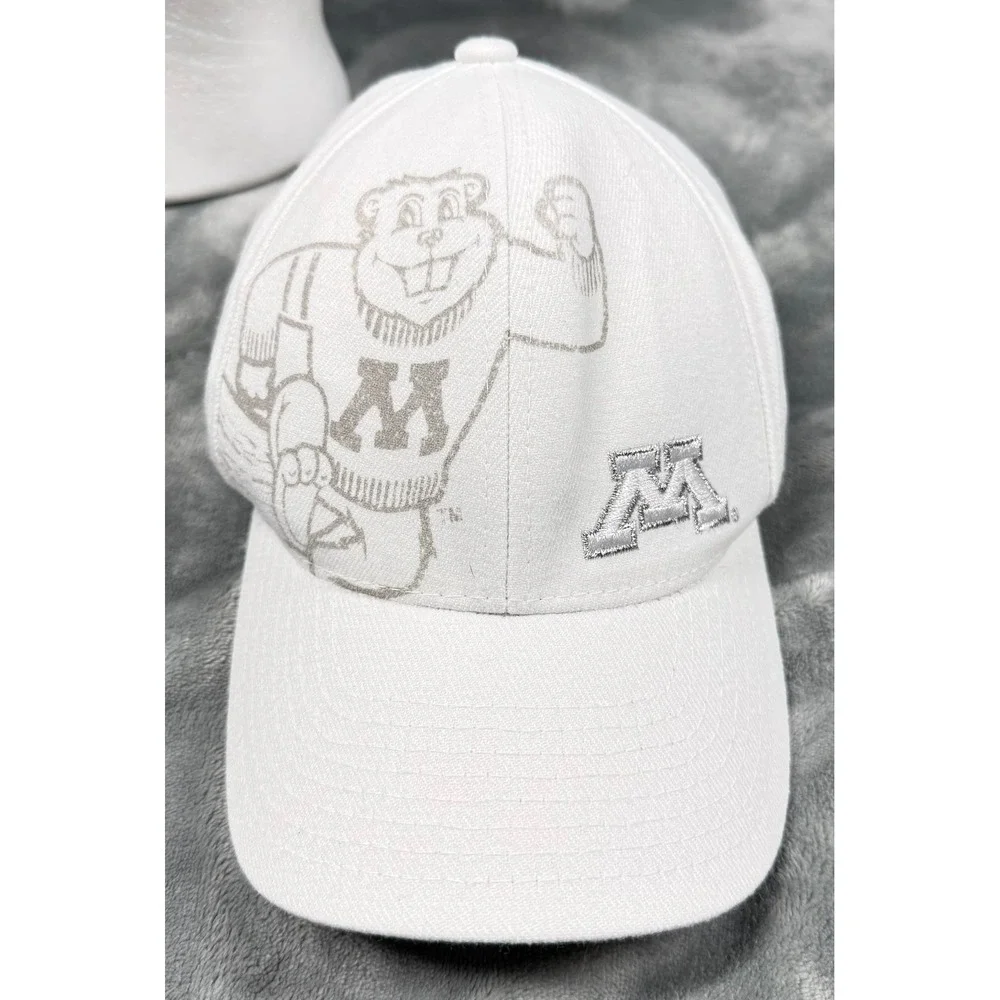 Minnesota Golden Gophers Hat Mens M/L White Goldy Mascot Fitted Cap